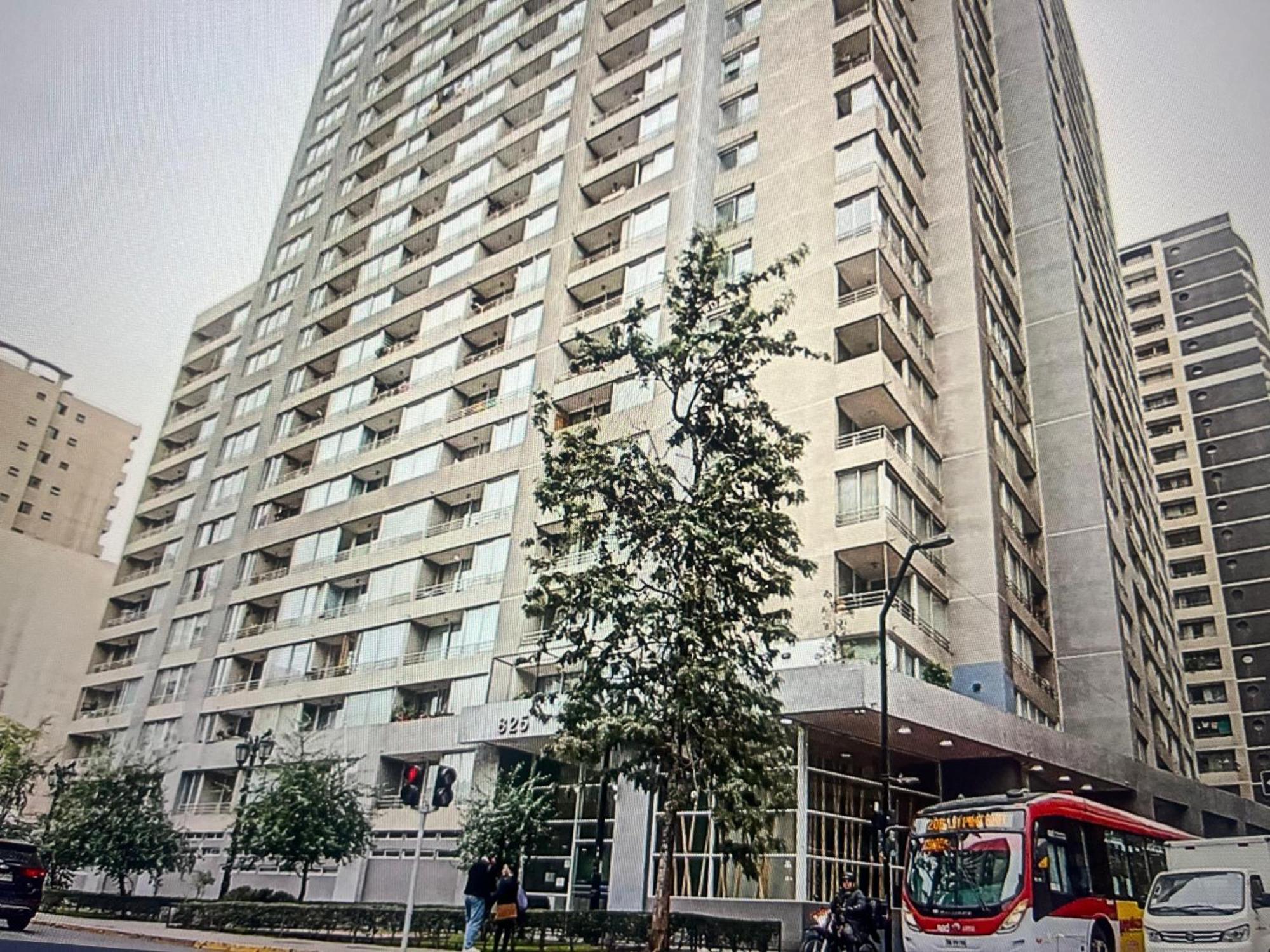 Cerca Movistar Arena Y A Pasos Del Metro Universidad De Chile Con Estacionamiento Santiago Exterior photo